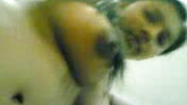 రిలిన్ రే కిచెన్ కౌంటర్‌పై వీడియో సెక్స్ వీడియోస్ గట్టిగా పట్టుకుని ఉండగా, వాసి ఆమెను వెనుక నుండి కొట్టాడు